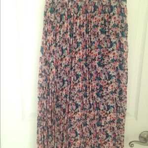 Disney Floral Pleated Skirt Small